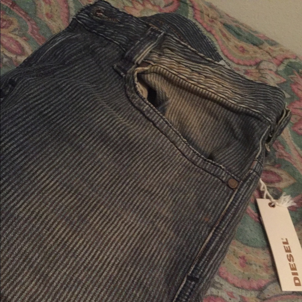 New Diesel “Thavar” slim skinny jeans